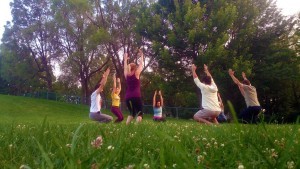 Guerina Pellizzi - Studio Pleinement Yoga - yoga au parc