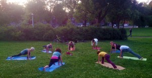 Guerina Pellizzi - Studio Pleinement Yoga - yoga au parc